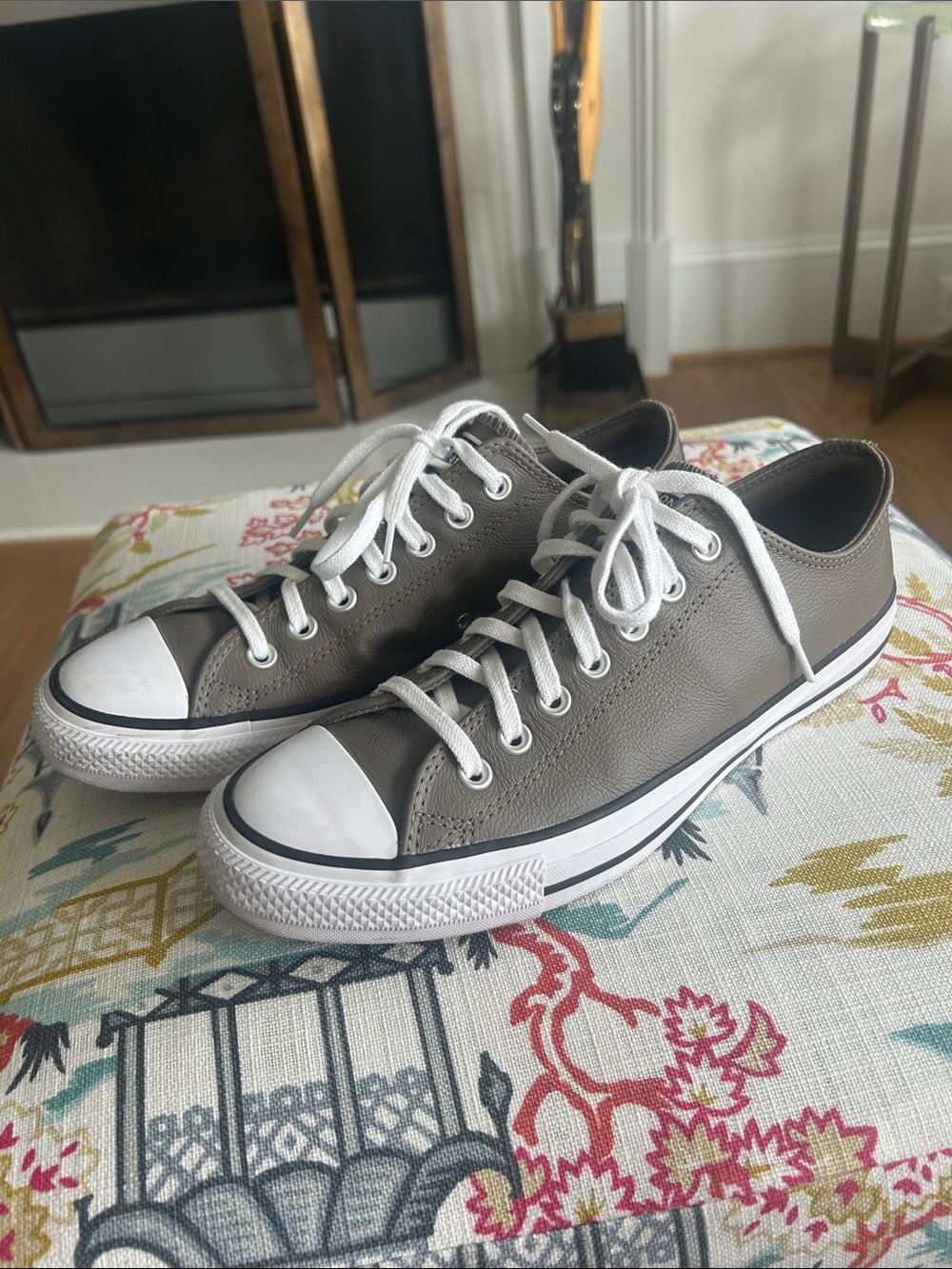 Converse All-Stars Low-Top Men's Sneakers in Taupe with White Accent